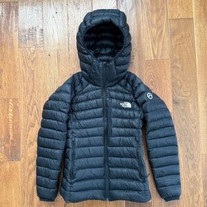 The North Face Summit Series 800 Pro Down Hooded Jacket – Women’s Small – Black